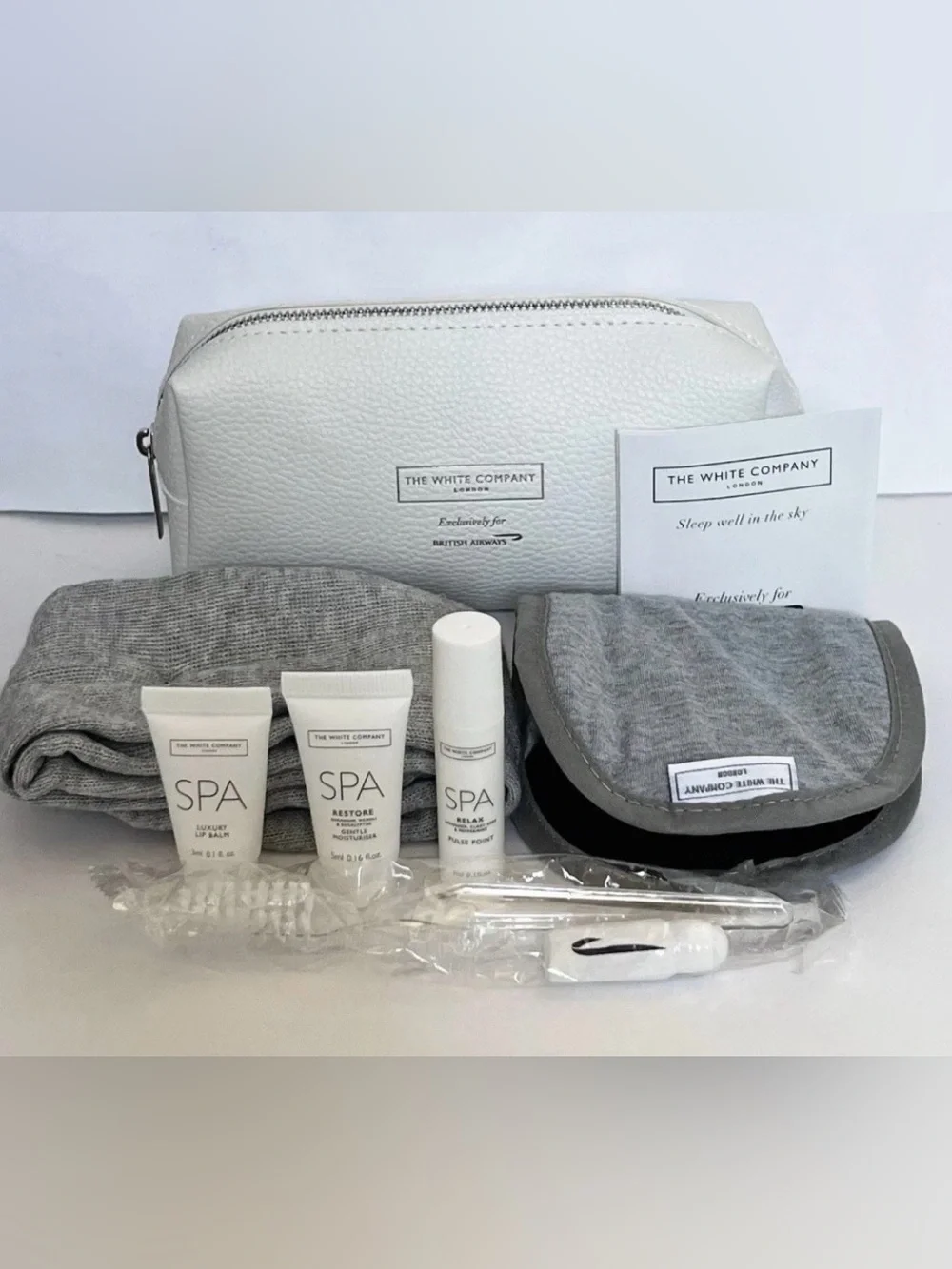 The White Company Travel Cosmetic Case Spa Set – White & Light Gray